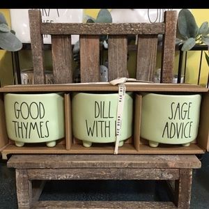 Rae Dunn footed mini planters